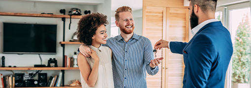 Couple preparing to buy a home in Cedar Rapids, IA with FSB.